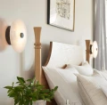 Złoty plafon LED 20 cm – minimalistyczna elegancja i naturalna gra światła.