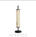 Lampa stołowa alabaster – miękkie światło Półprzezroczysty klosz delikatnie rozprasza światło, budując spokojną, nastrojową atmosferę.