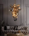 Lumiesta-kolenia-lampa-wiszca-glamour-zota-szko-bursztynowe-do-salonu-80xh110-cm-2-600x728.jpg